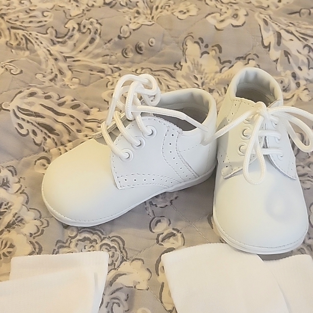 Olivia Koo brand christening Oxford baby shoes size 1 and 3 pairs knee socks